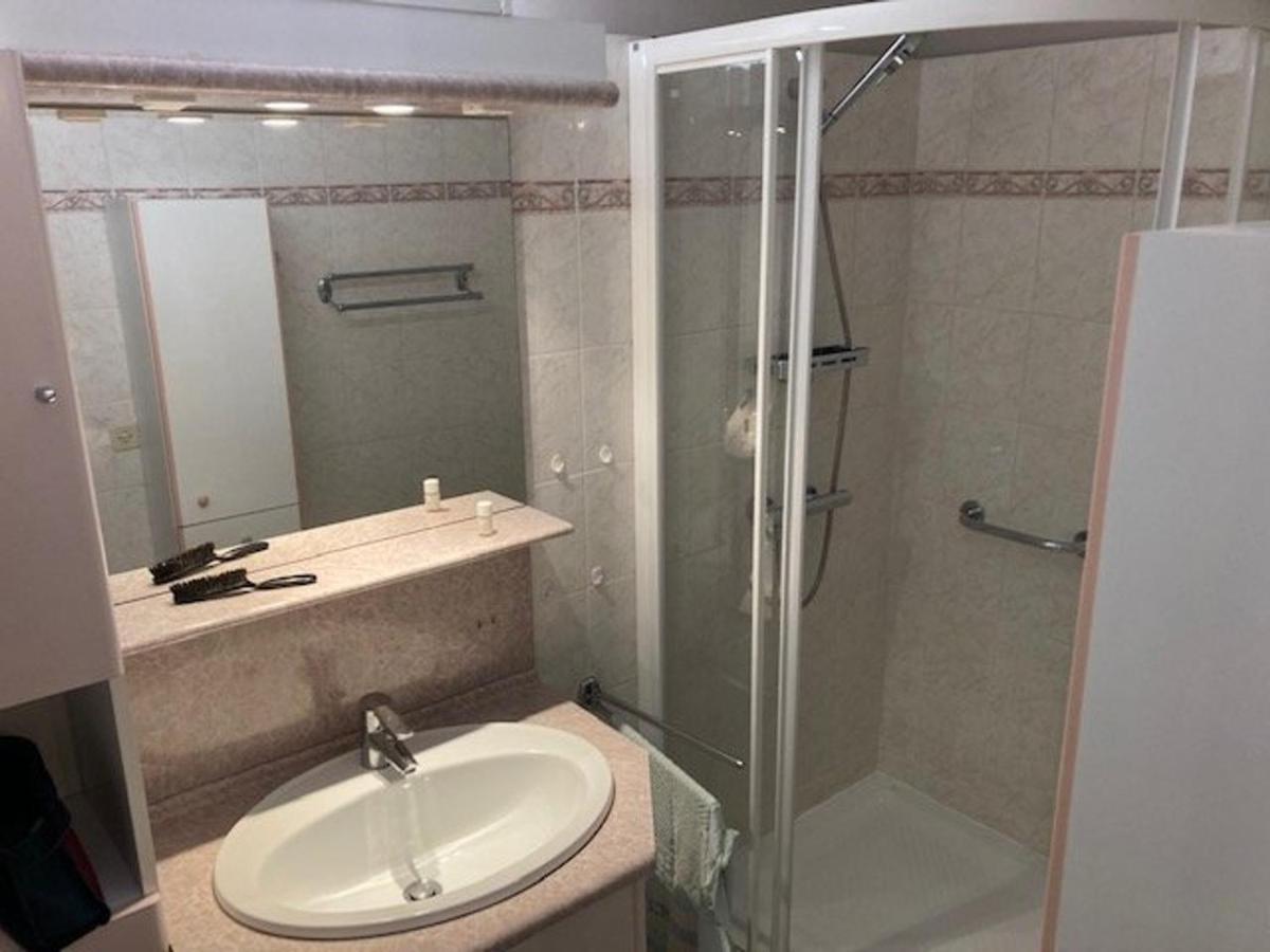Bel Appartement Au Lavandou Avec Terrasse Et Vue Mer - Fr-1-308-167 Le Lavandou Esterno foto